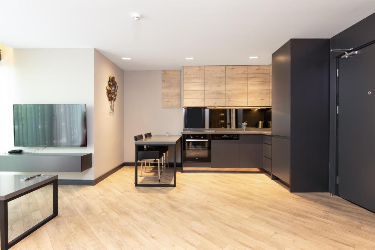 Z-suites Aparthotel *
