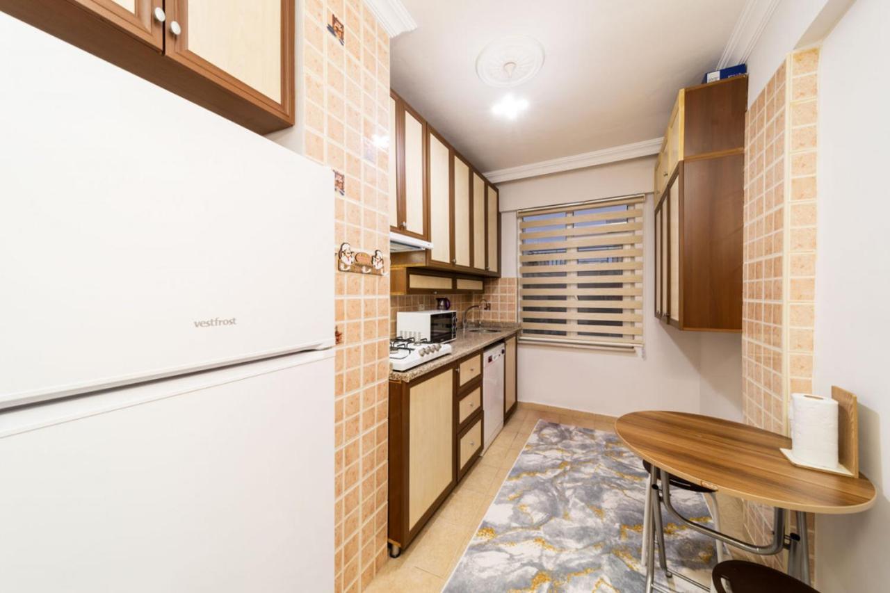 Pleasant Flat With Balcony In Kaleici * Antalya