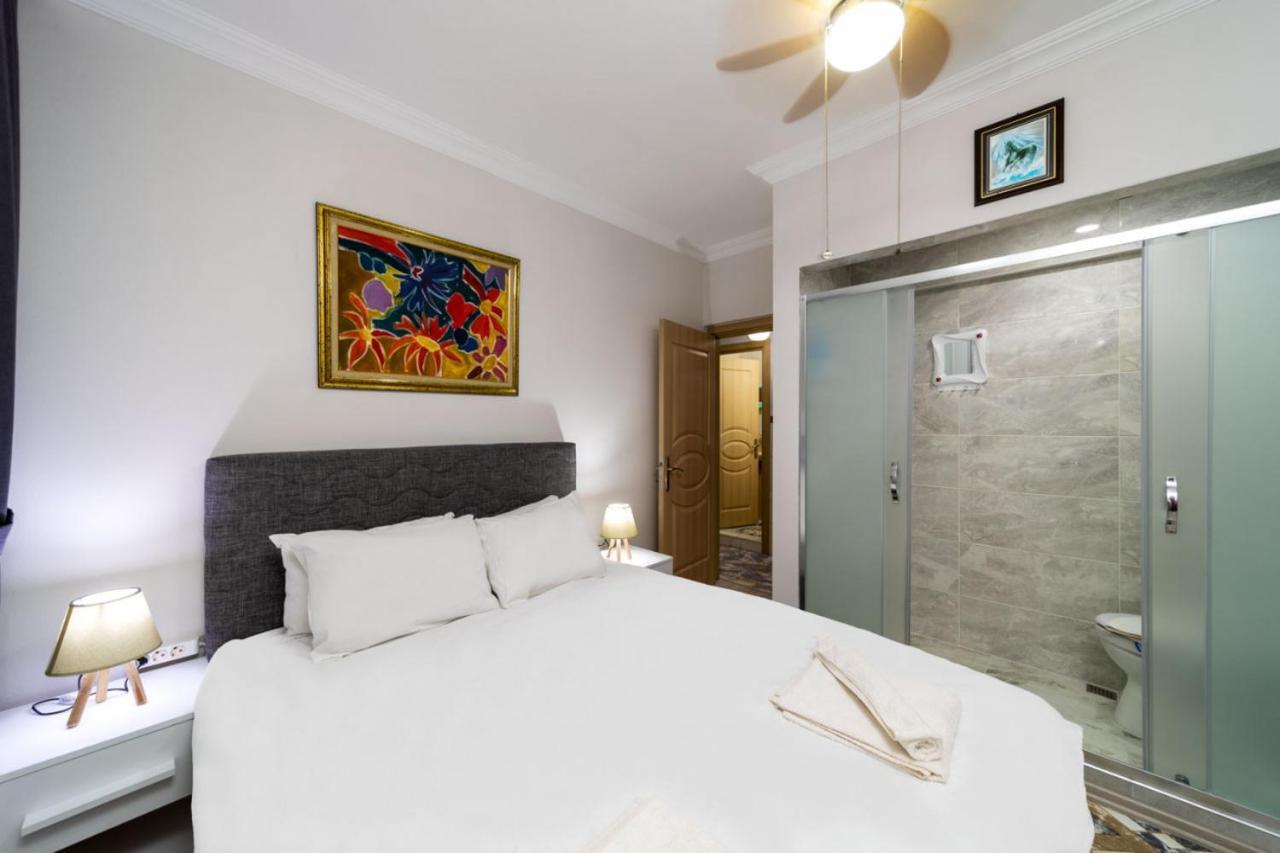 Pleasant Flat With Balcony In Kaleici Apartment *