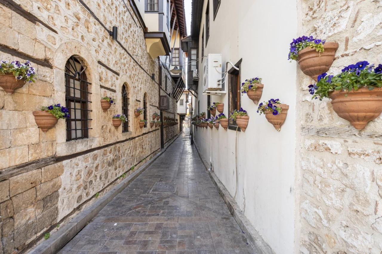 Holiday home Glamorous Flat With Jacuzzi Near Hadrians Gate