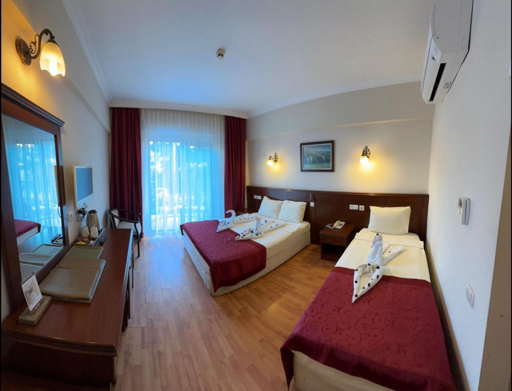 Astoria Park & Selection Hotel 4*
