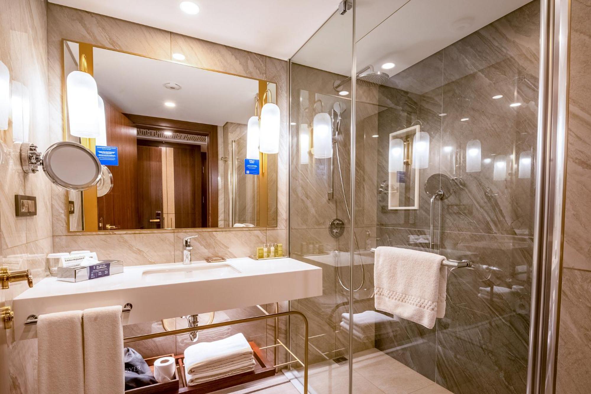Otel Doubletree By Hilton Centre Antalya
