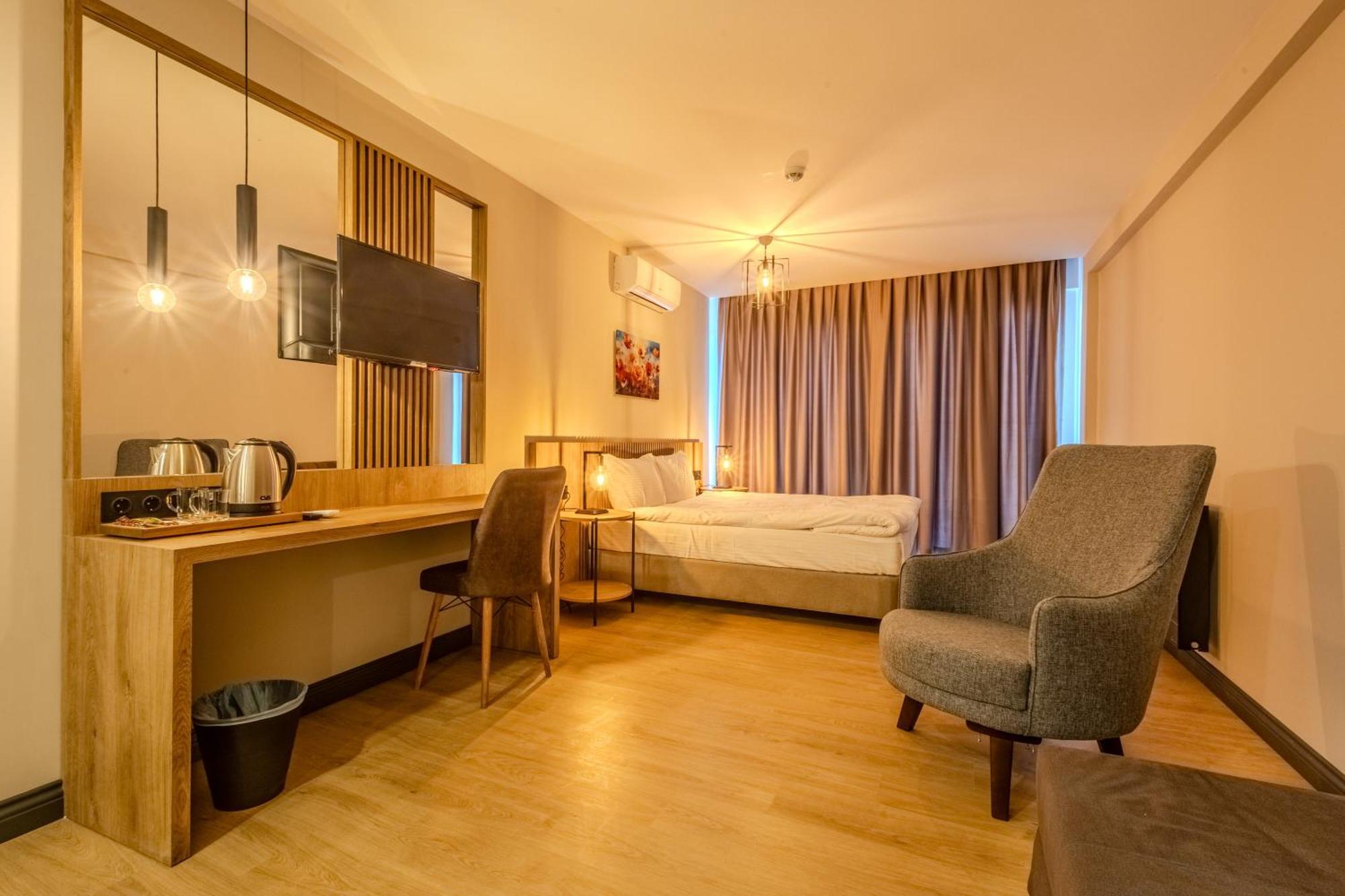 Leliko Hotel *