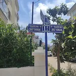 Oezkanlar Sitesi I Havuzlu Guevenlikli Site Merkezi Konum