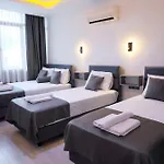 Kariva Hotel