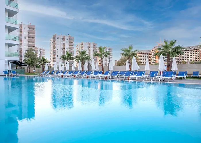Royal Towers Lara