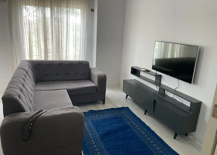 Oezkanlar Sitesi I Havuzlu Guevenlikli Site Merkezi Konum