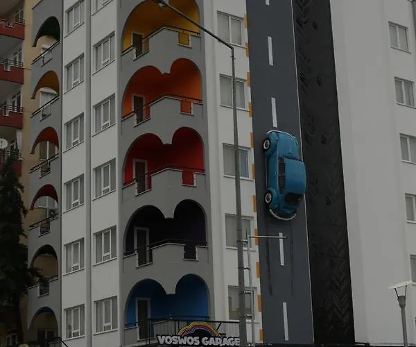 Voswos Garage Coffee Hotel