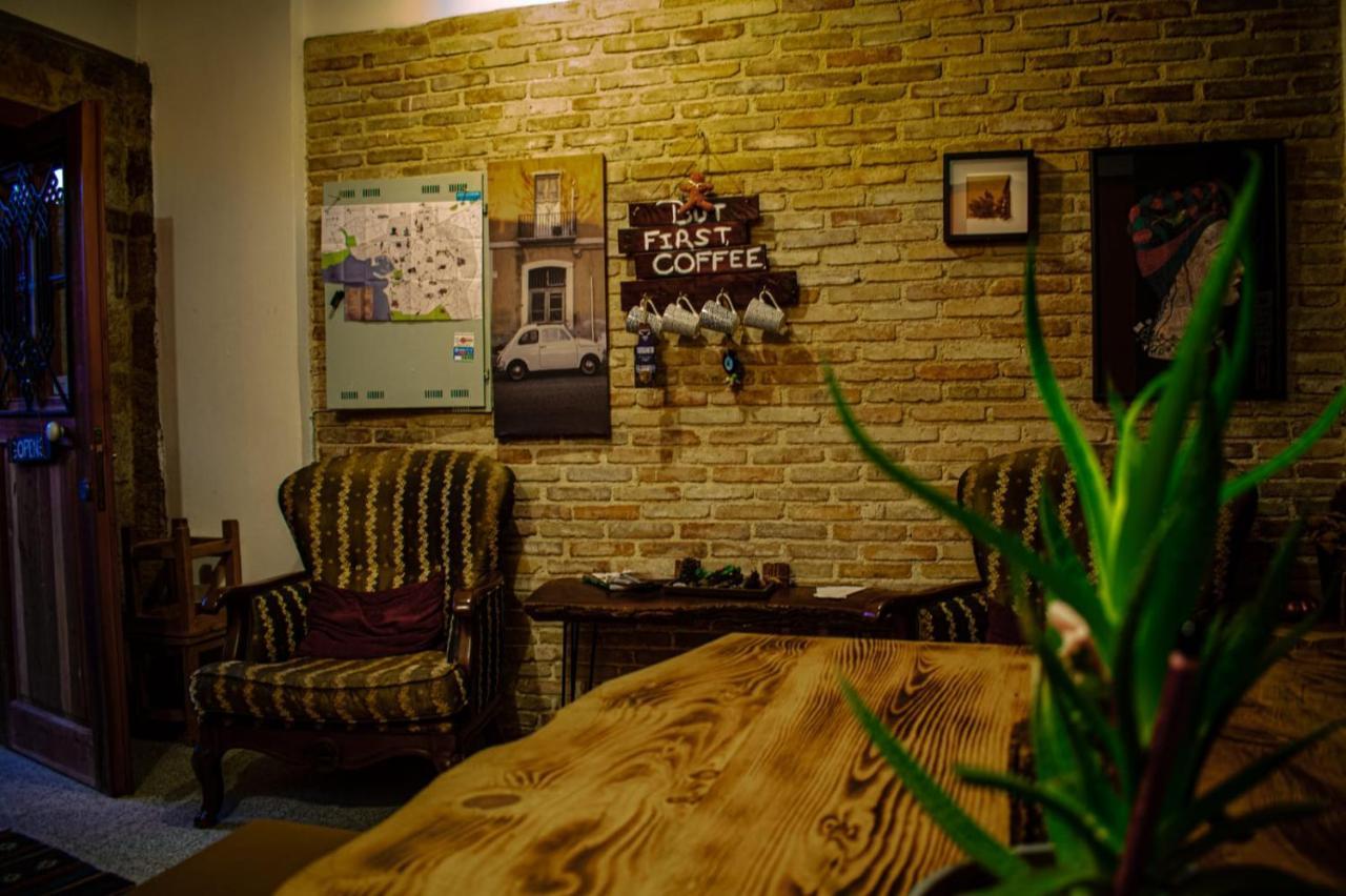 Hostel Kuyu Beergarden *
