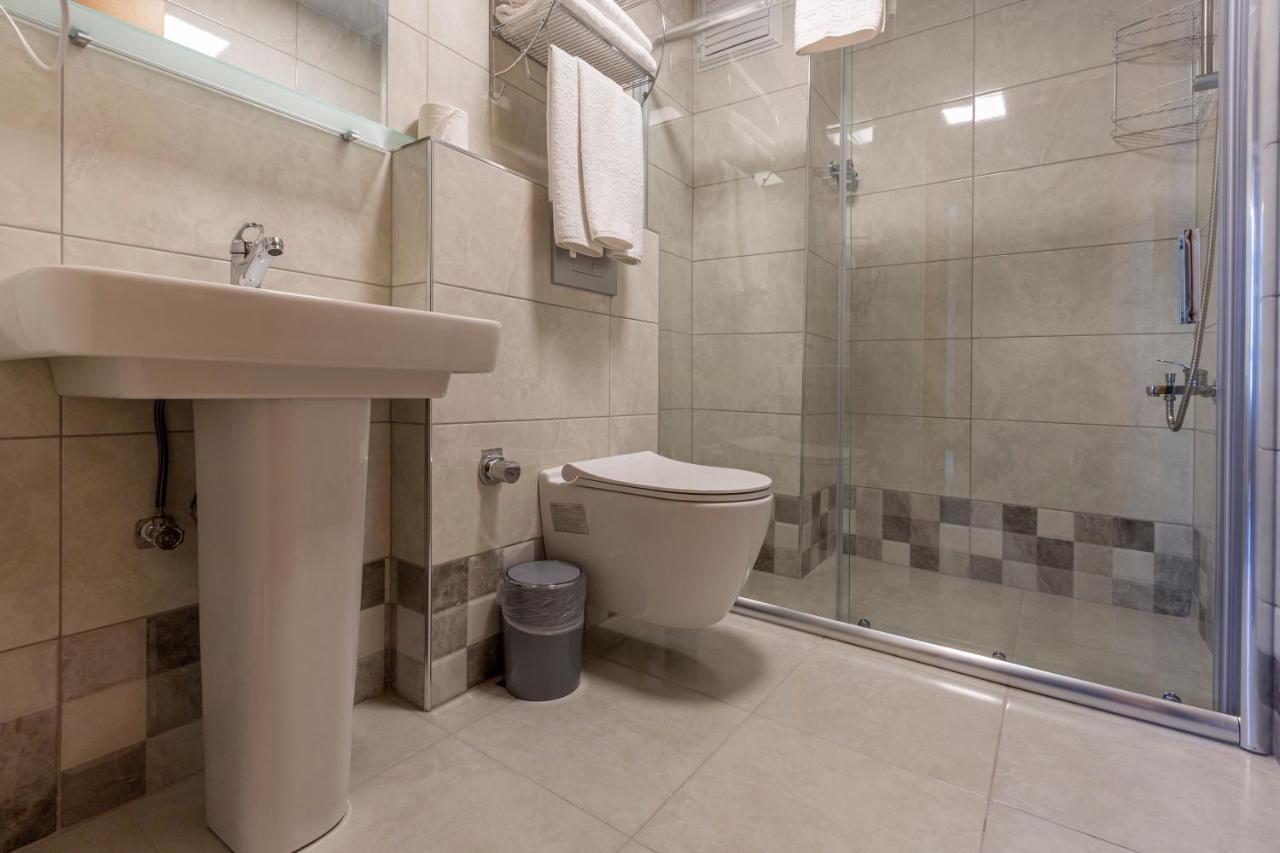 Business Hotel 4*