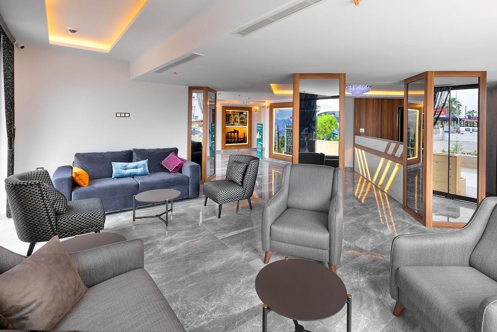 Hotel Theluna Antalya