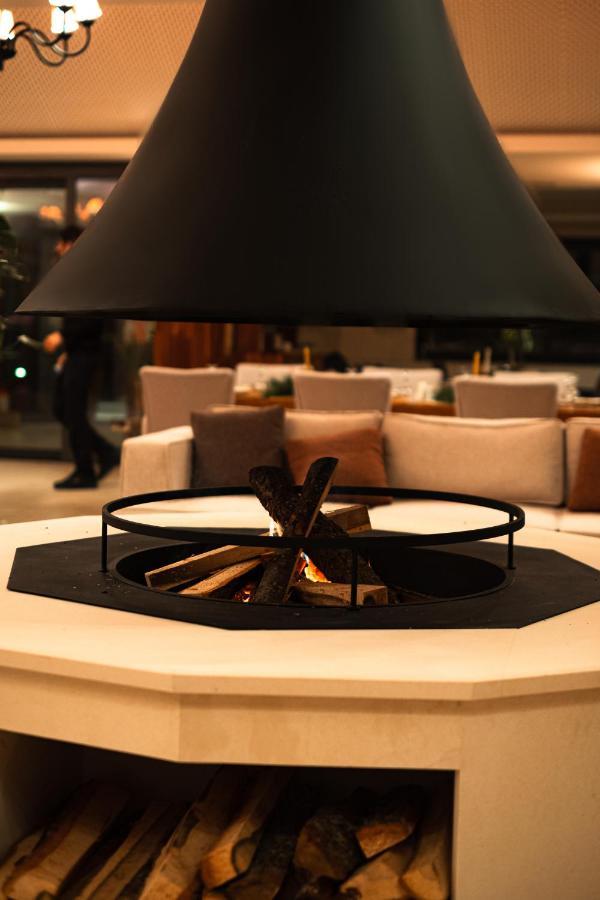 Otel Raw