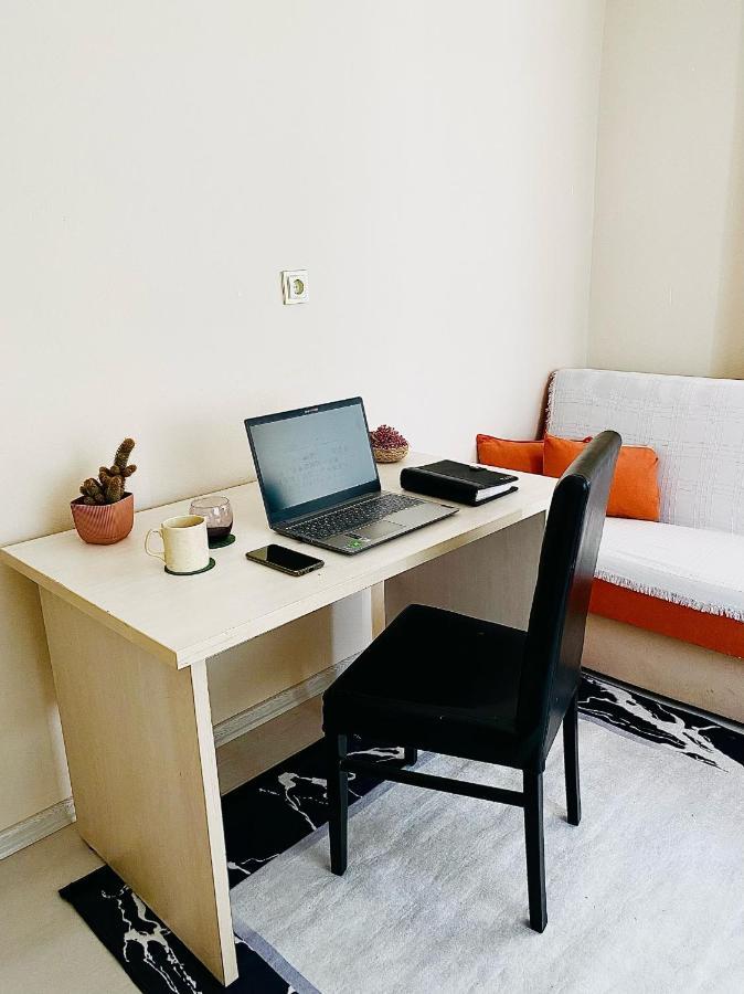 Location And Comfortable House Homestay