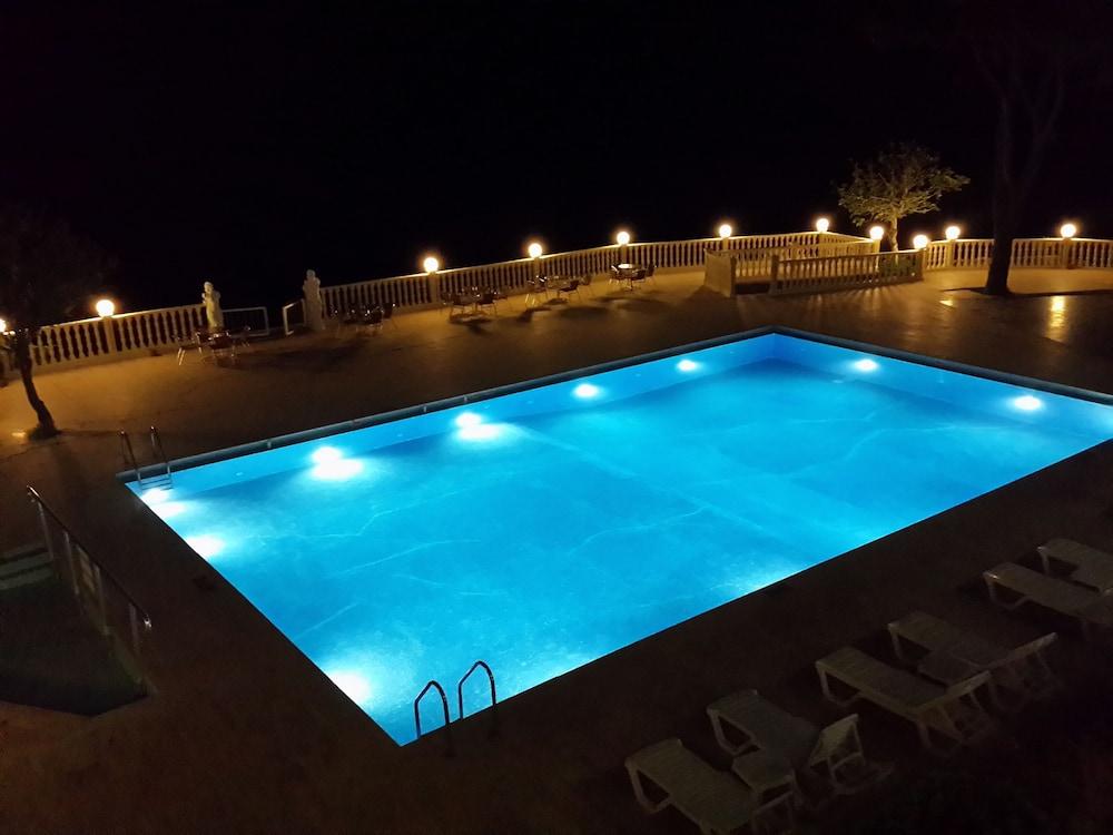 Lara Hotel 3*