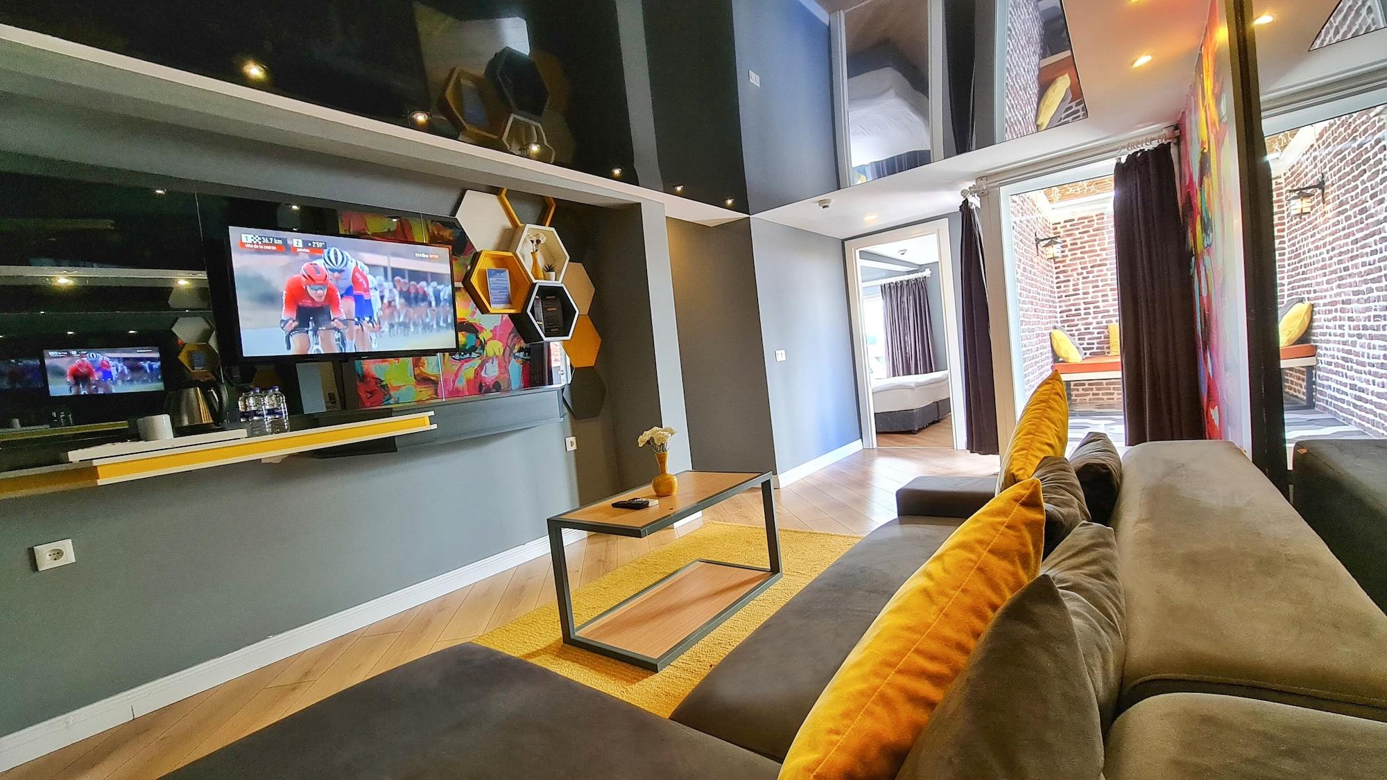 Letstay - Adults Only Hotel