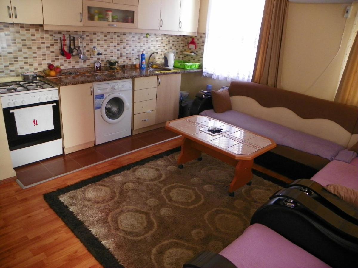 Apartment 4 Persons Flat House - Cheap Homestay Sleeping Place