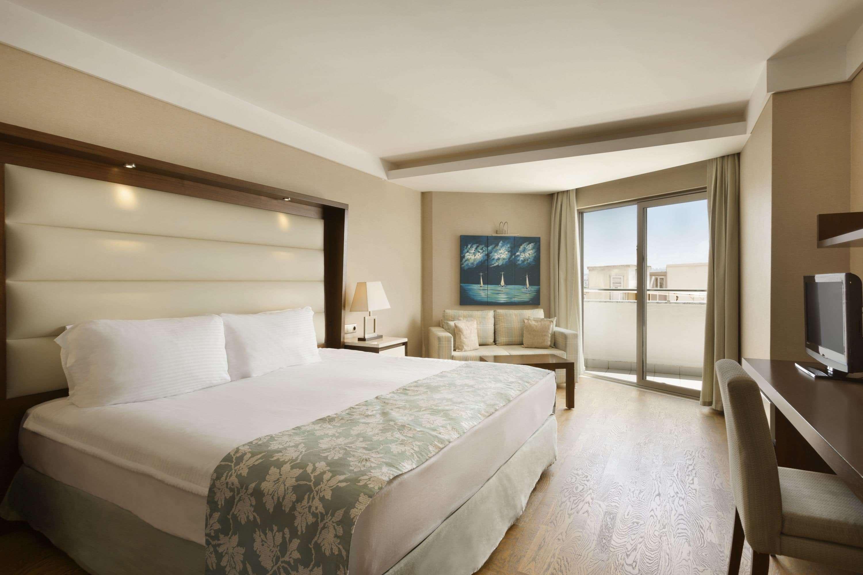 Hotel Ramada Plaza 5*