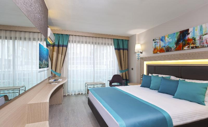 Falcon Hotel 4*