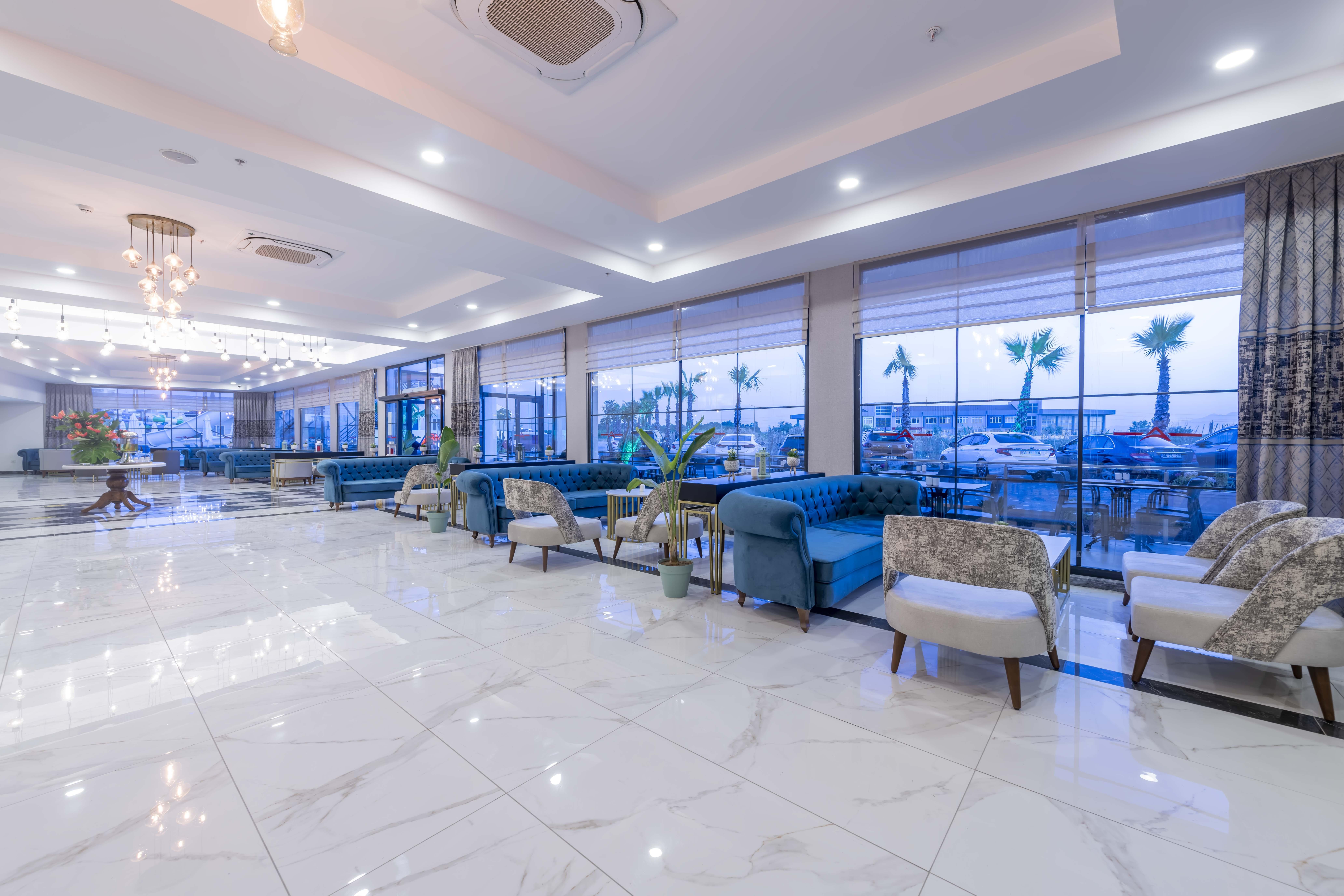 Royal Towers Lara