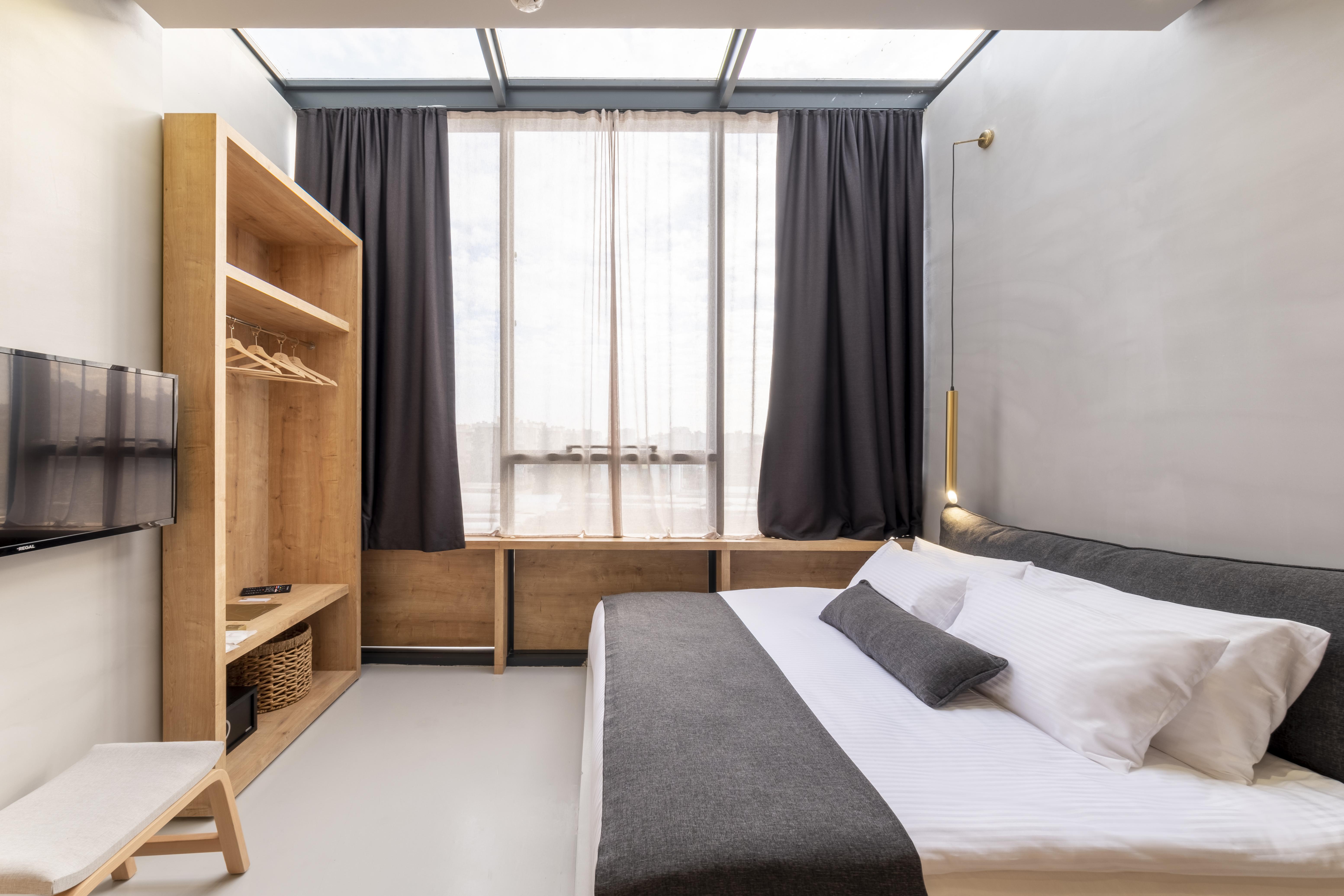 Ag Hotel