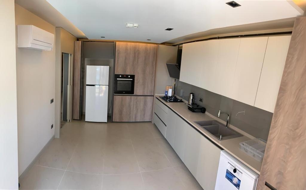 About 5 Thousand For 33 Days Apartment