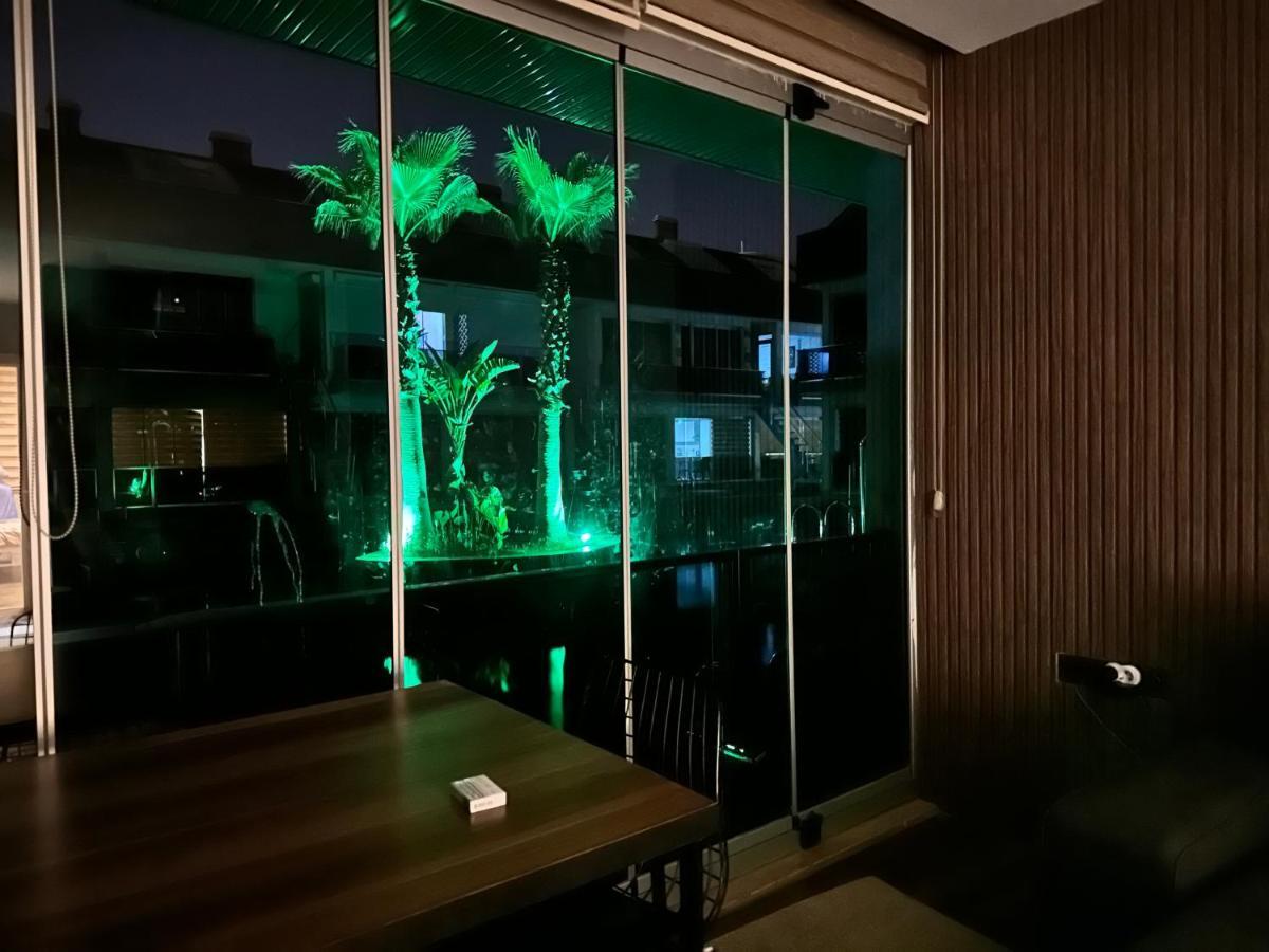 Essiz Konsept Daireden Havuza Ozel Girisli Apartment