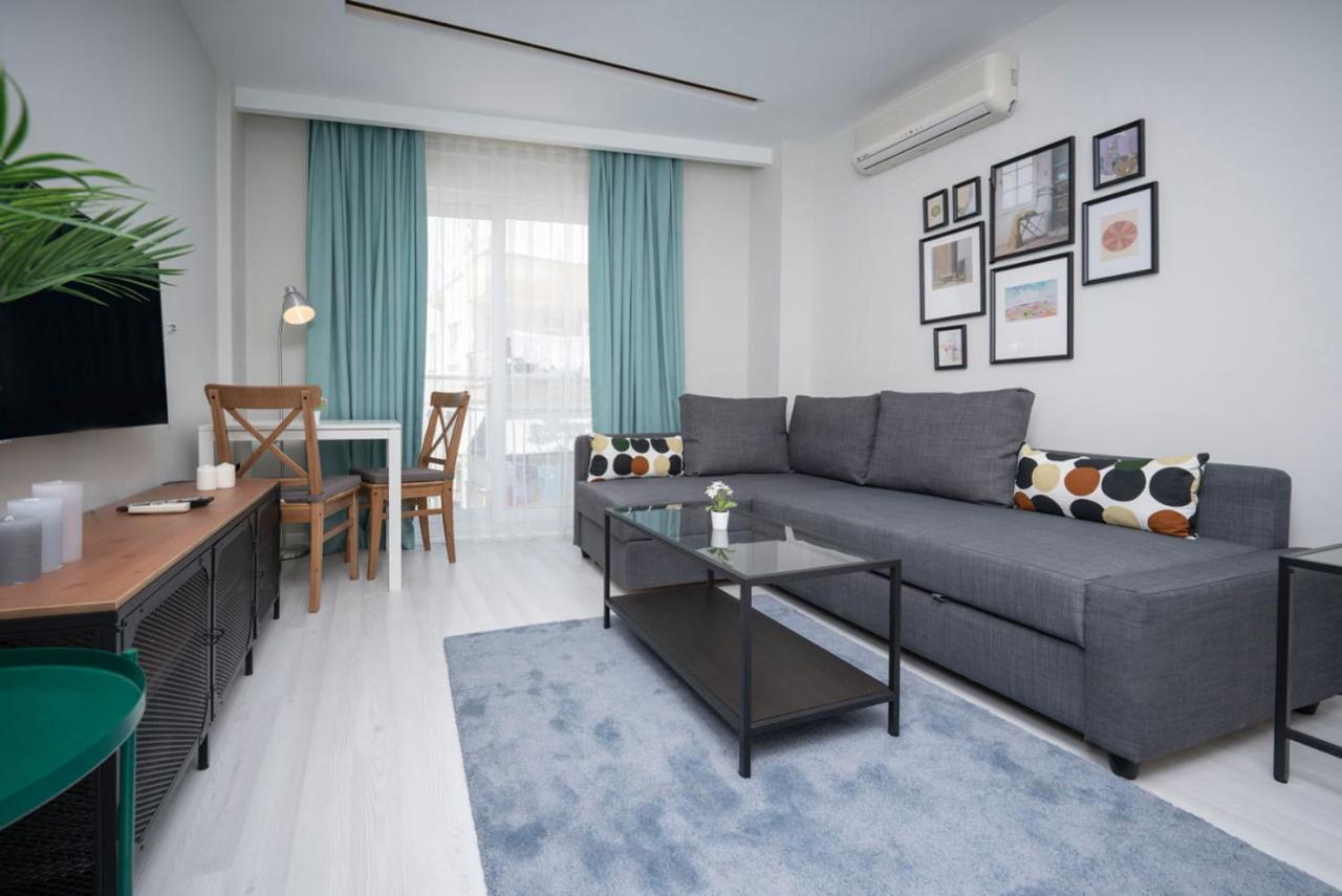 Fabulous Flat Near Beach In Muratpasa Apartment