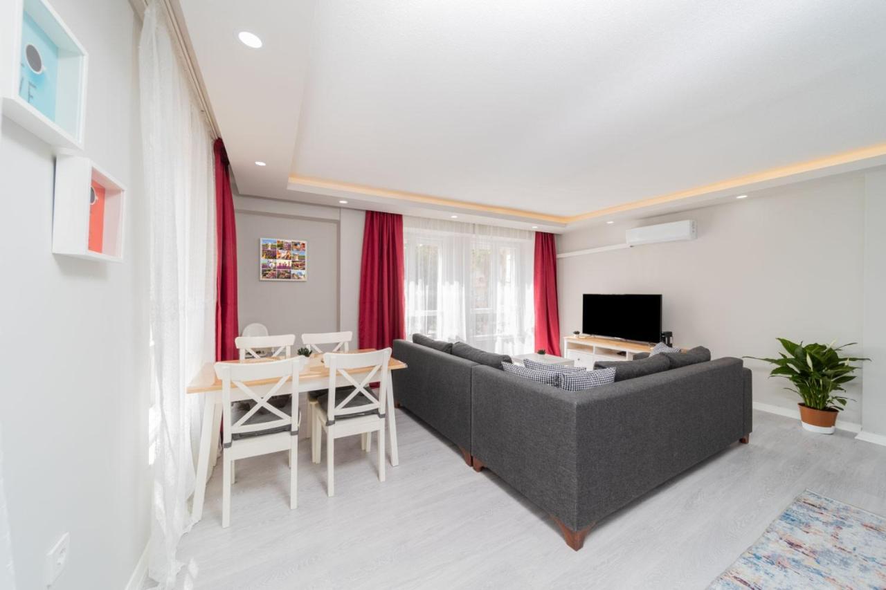 Modern And Fully Furnished Flat In Apartment *