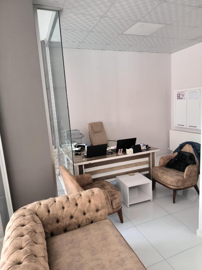 Apart Otel Sky & *