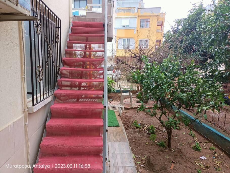 Havalimani Ve Lara Plaj Yakin. 1+1 Daire