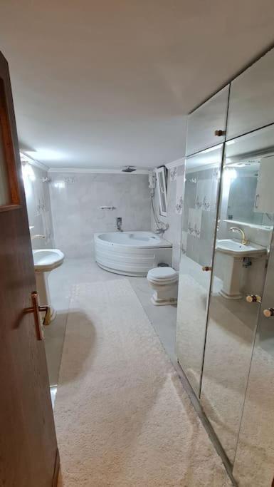 Apartment Deniz Manzarali Jakuzili Kral Dairesi