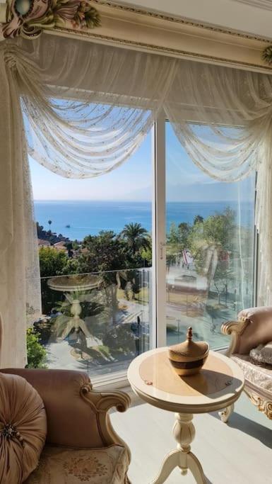 Apartment Deniz Manzarali Jakuzili Kral Dairesi Antalya