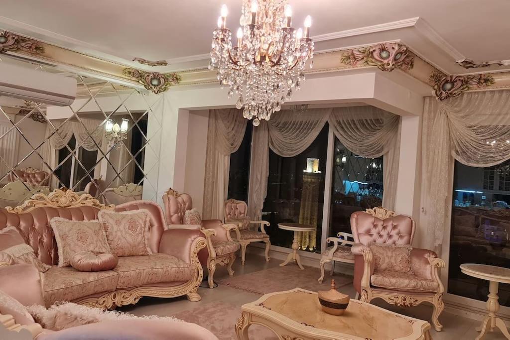 Apartment Deniz Manzarali Jakuzili Kral Dairesi
