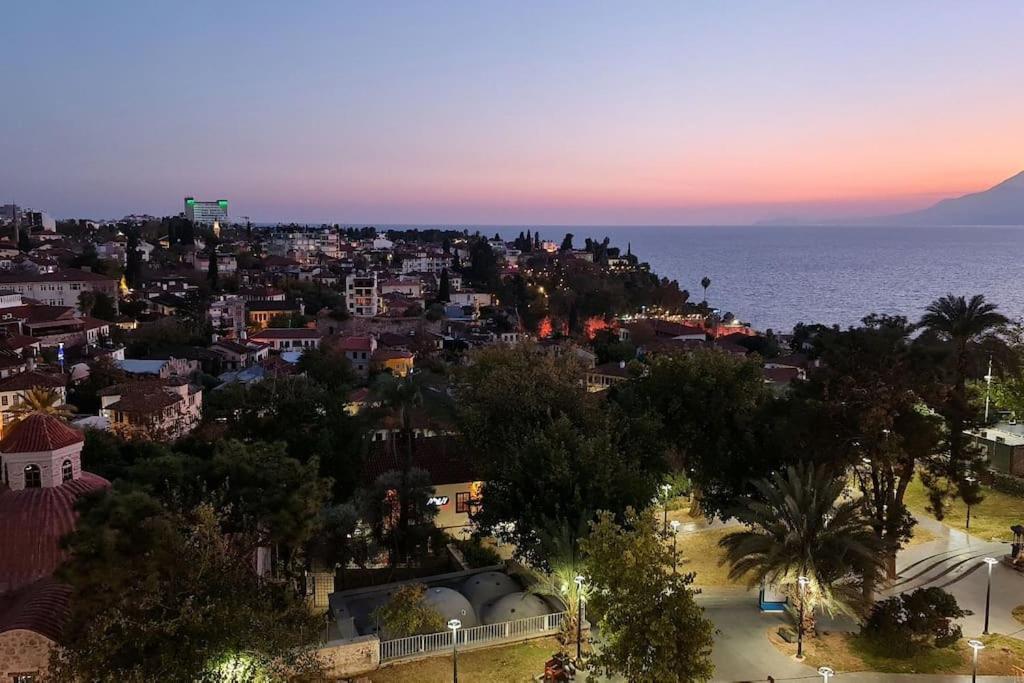 Apartment Deniz Manzarali Jakuzili Kral Dairesi Antalya