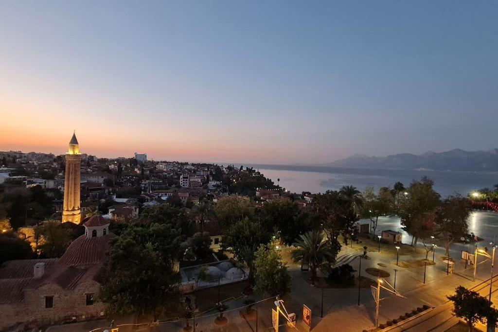 Apartment Deniz Manzarali Jakuzili Kral Dairesi *