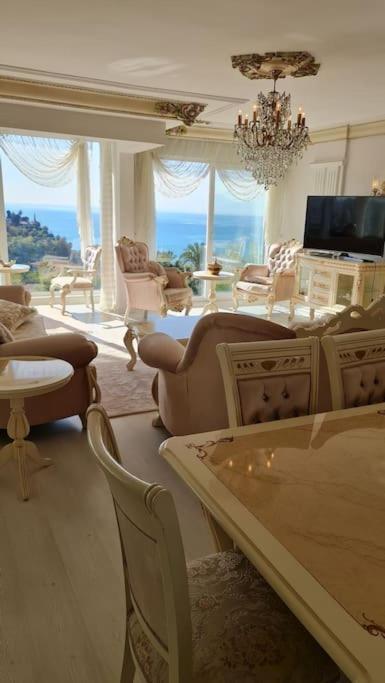 Deniz Manzarali Jakuzili Kral Dairesi Apartment