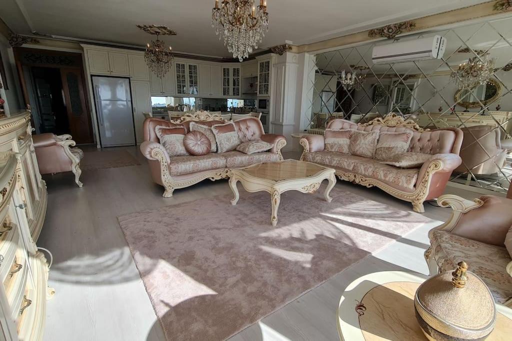 Apartment Deniz Manzarali Jakuzili Kral Dairesi *