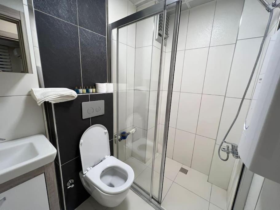 Apartment Erasta Avm 2dk Konyaalti Plaji 3km Genis Daire'16' *