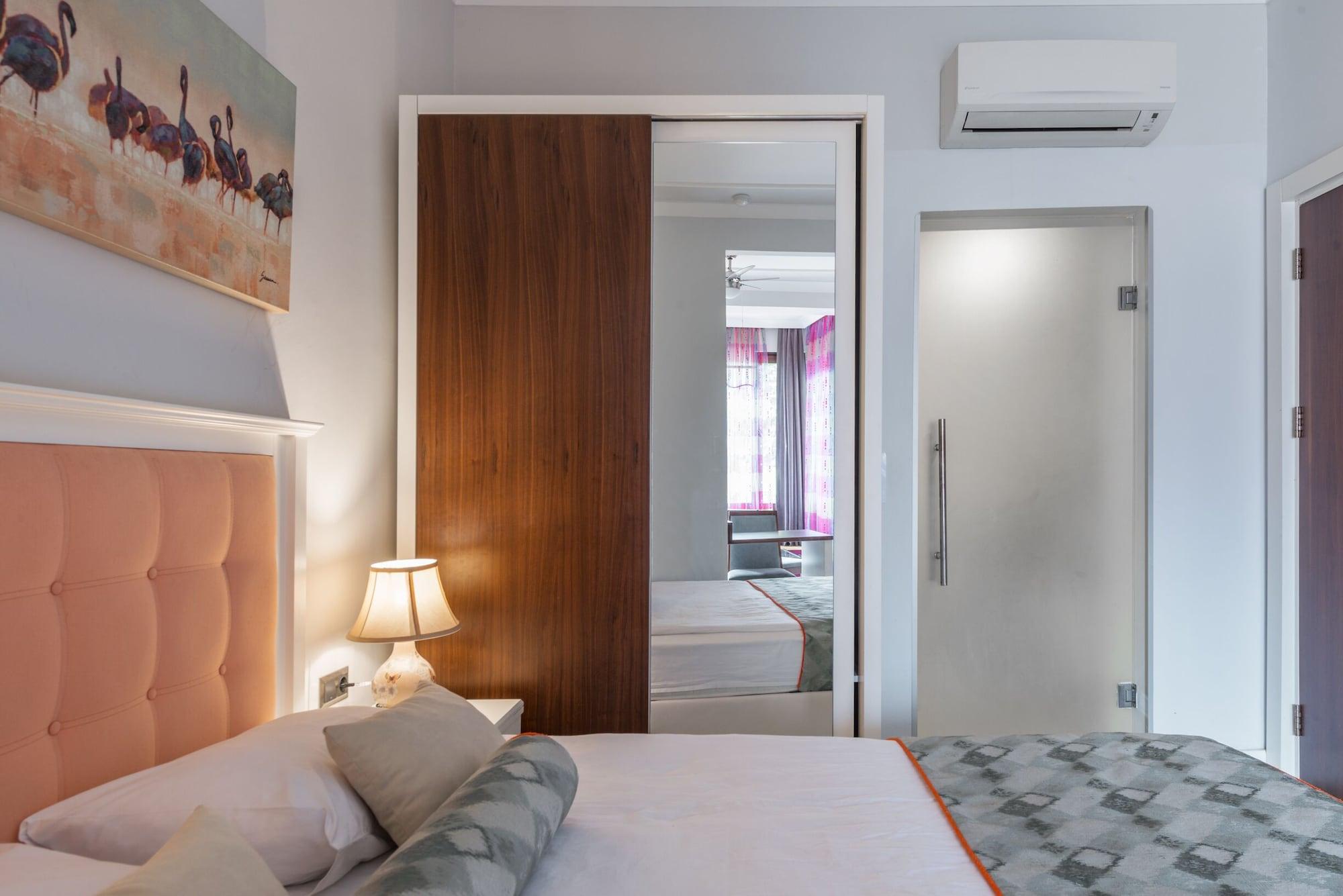 Delight Deluxe Aparts Aparthotel 4*