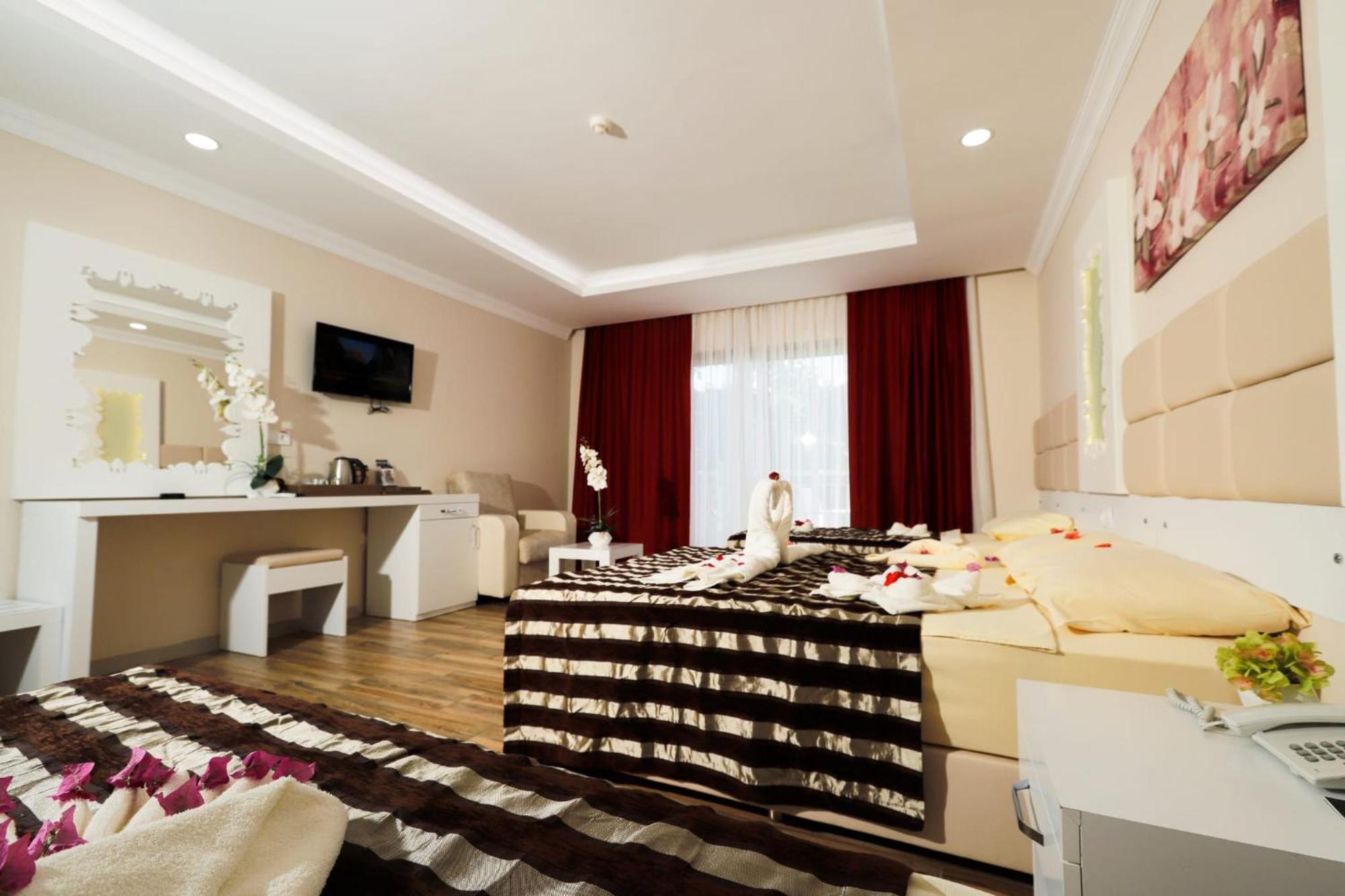 Otel Miramor &
