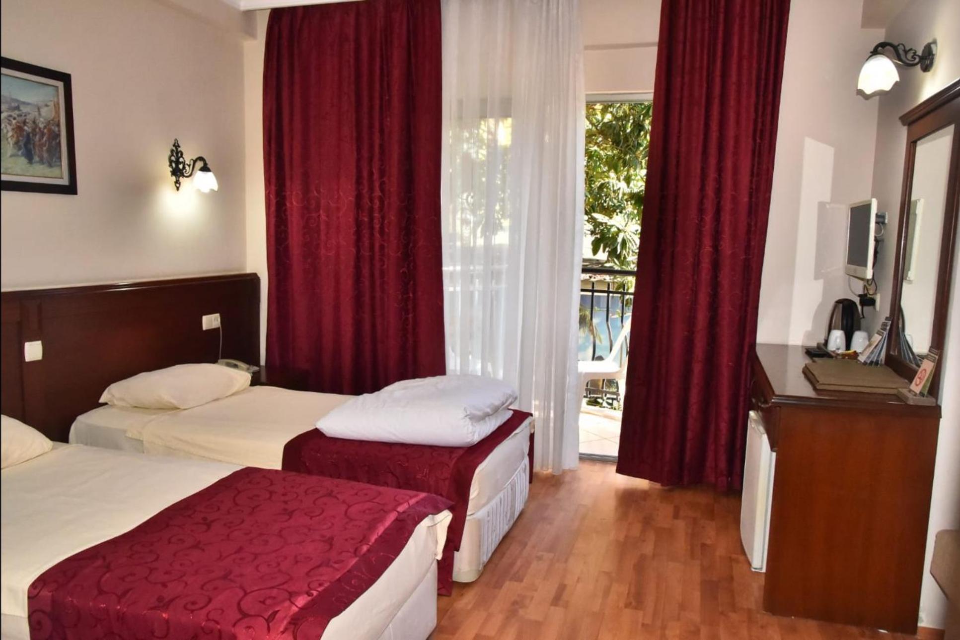 Otel Astoria Park & 4*