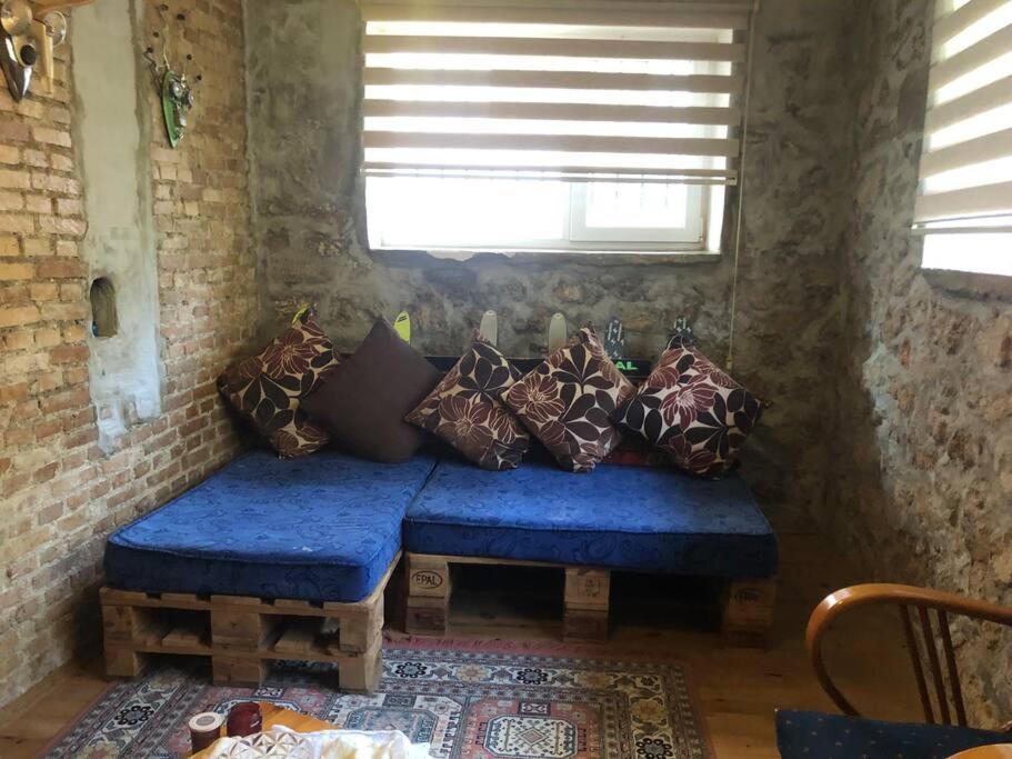Ozzy Homes Apartment *