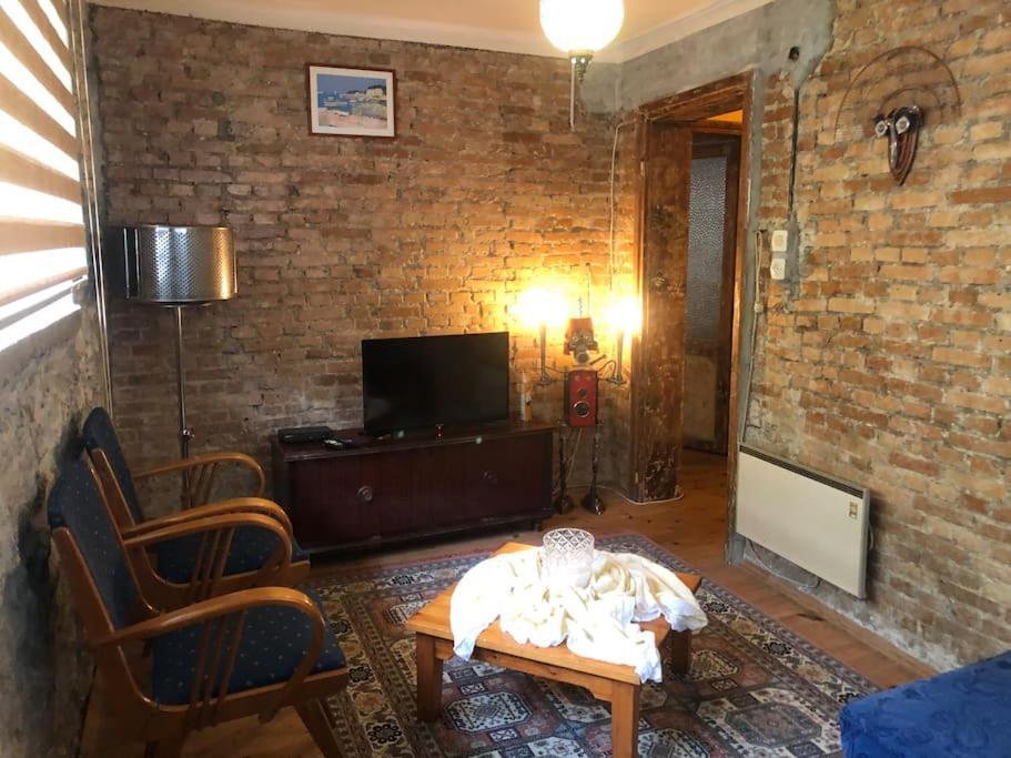 Apartment Ozzy Homes