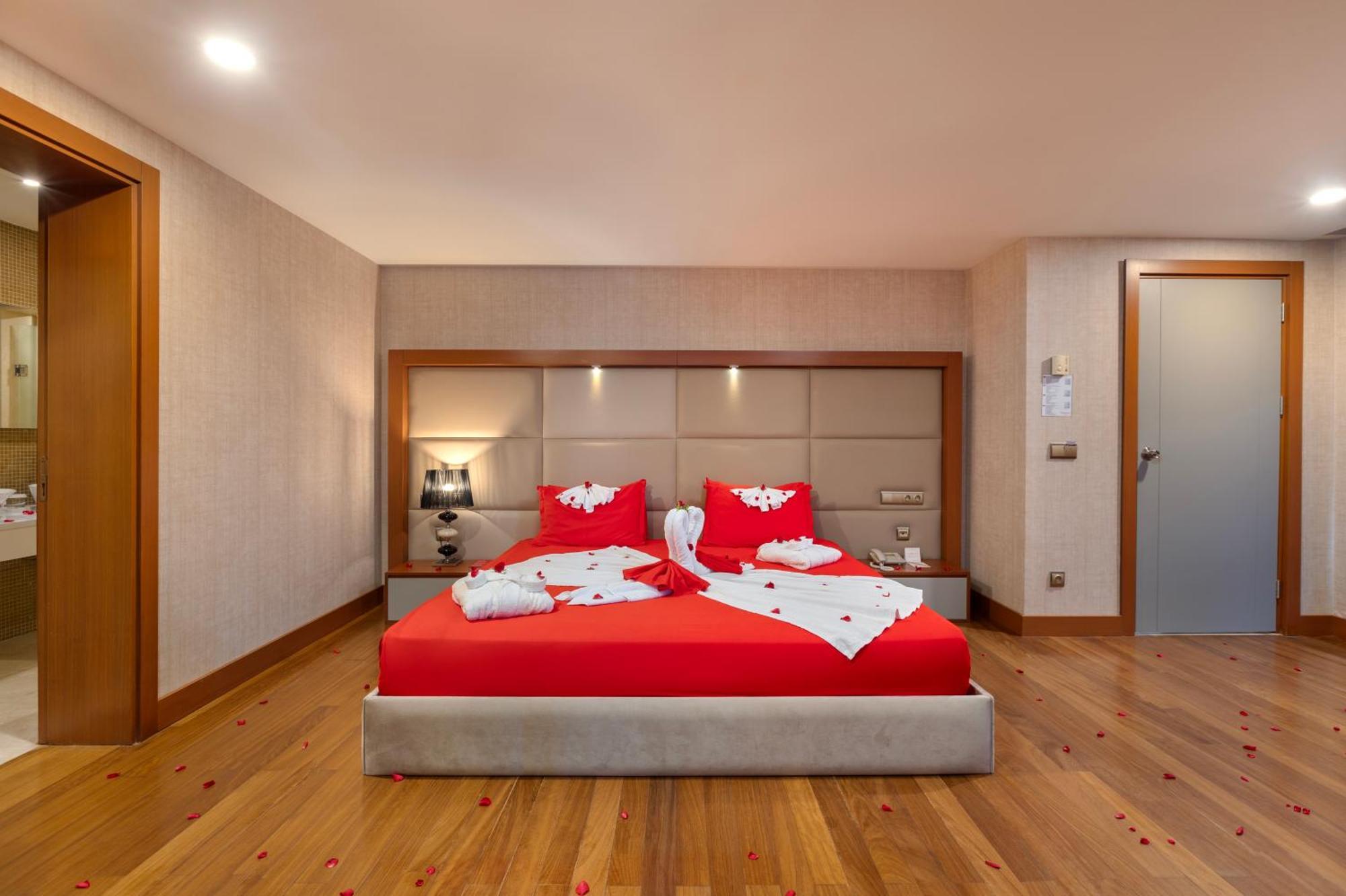 Hotel Ramada Plaza 5*