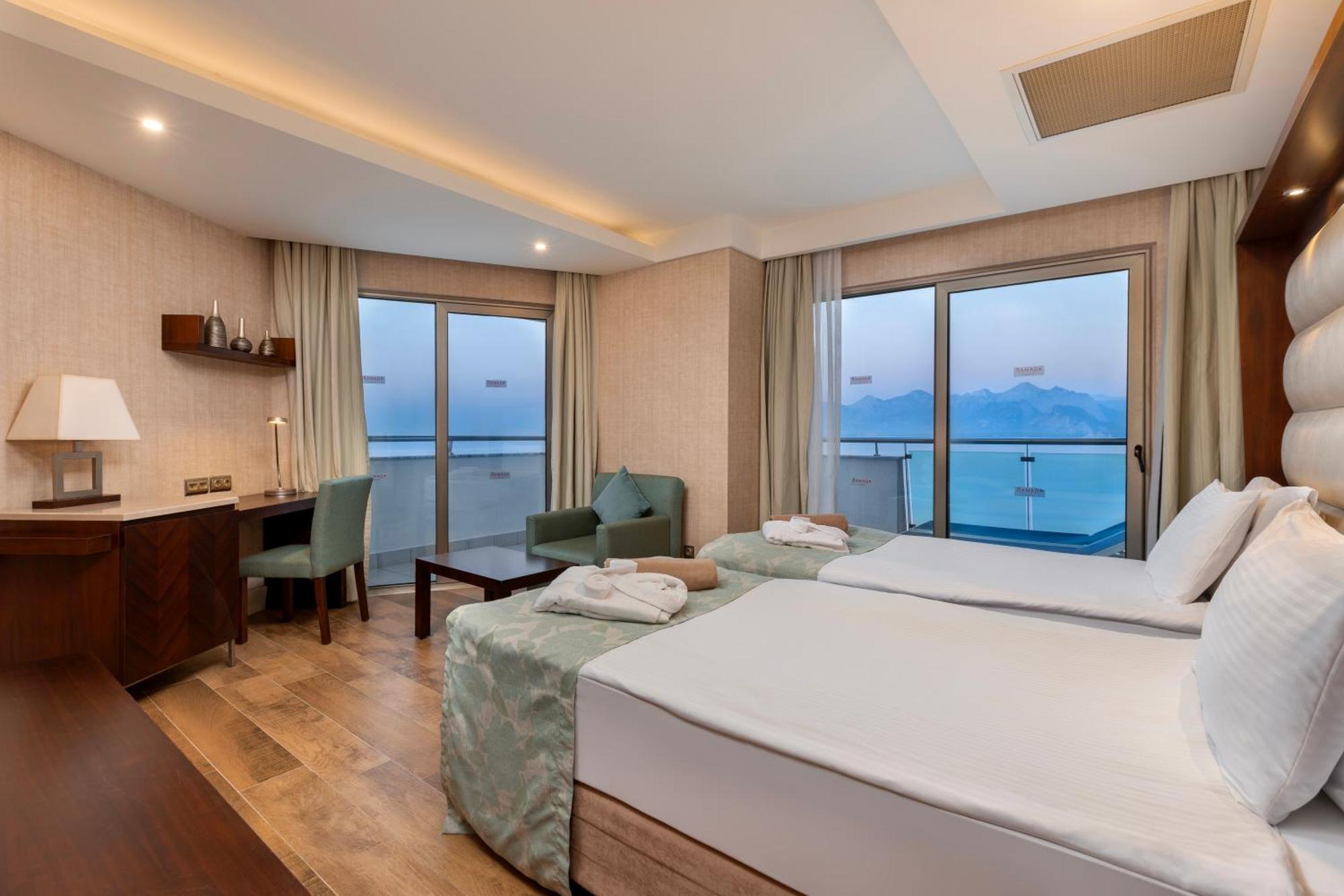 Ramada Plaza 5* Antalya