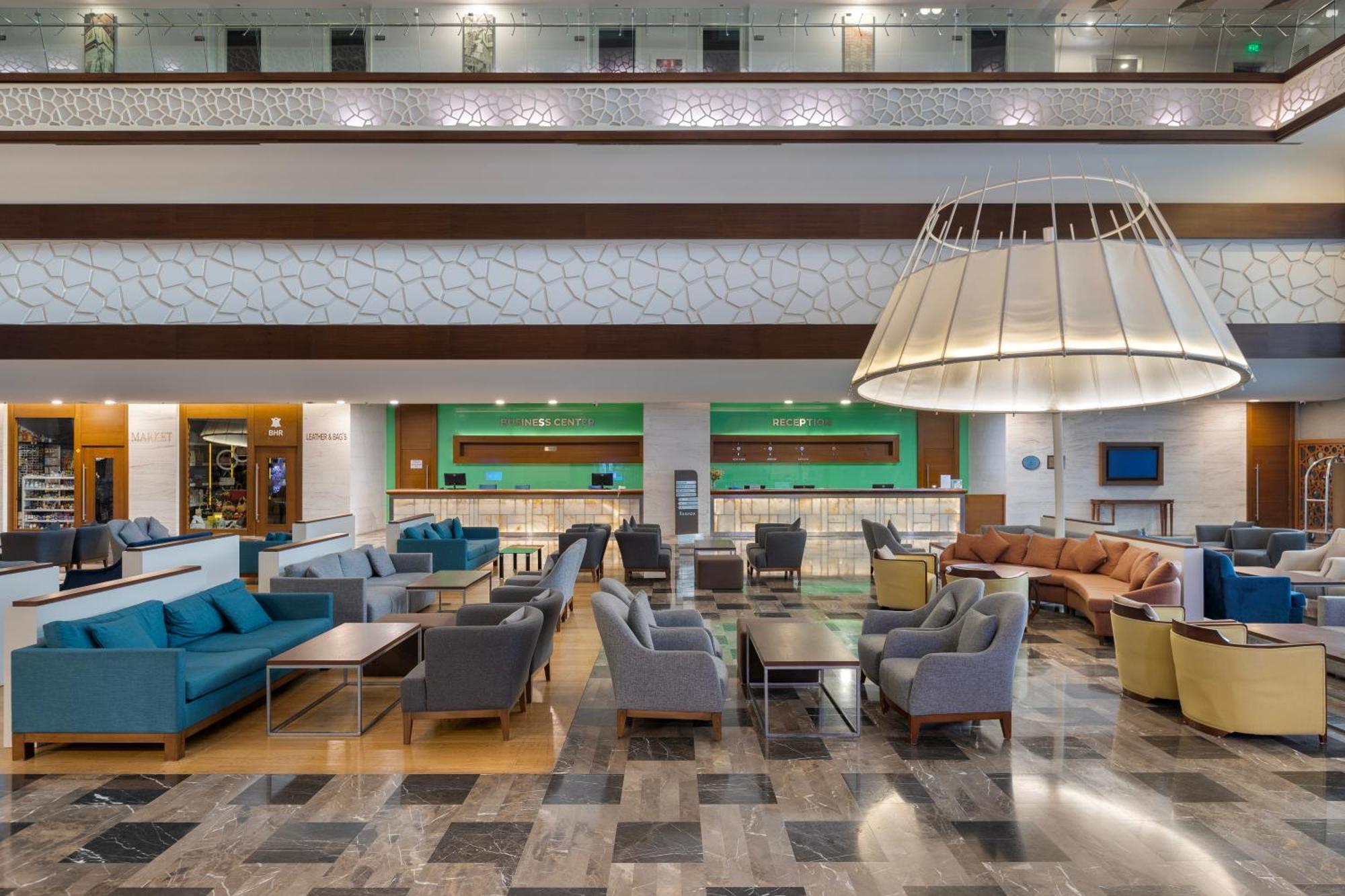 Ramada Plaza 5*