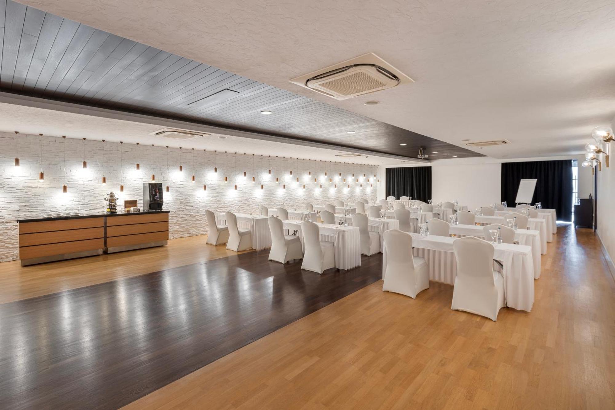 Ramada Plaza 5*