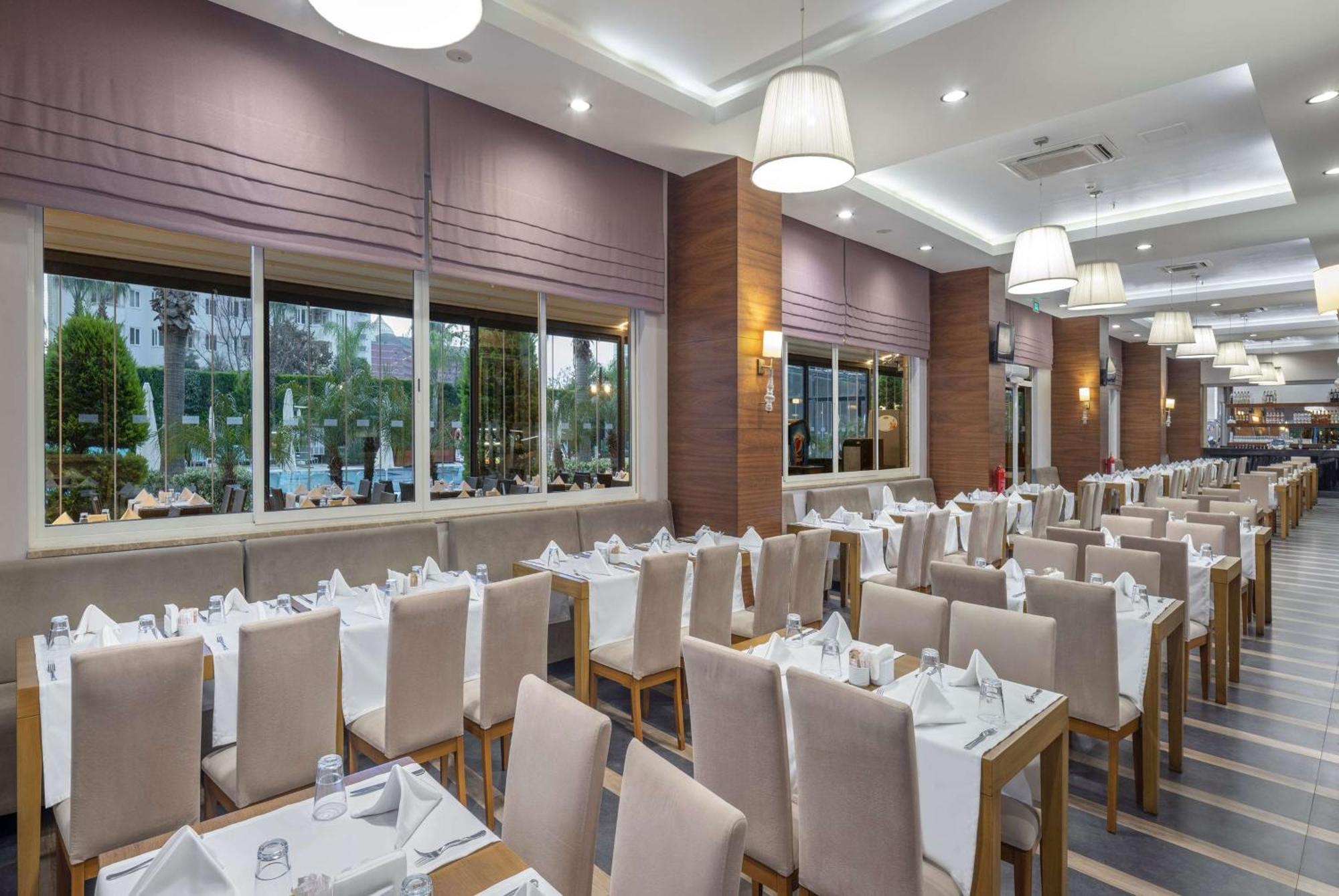 Ramada By Wyndham Lara 5*
