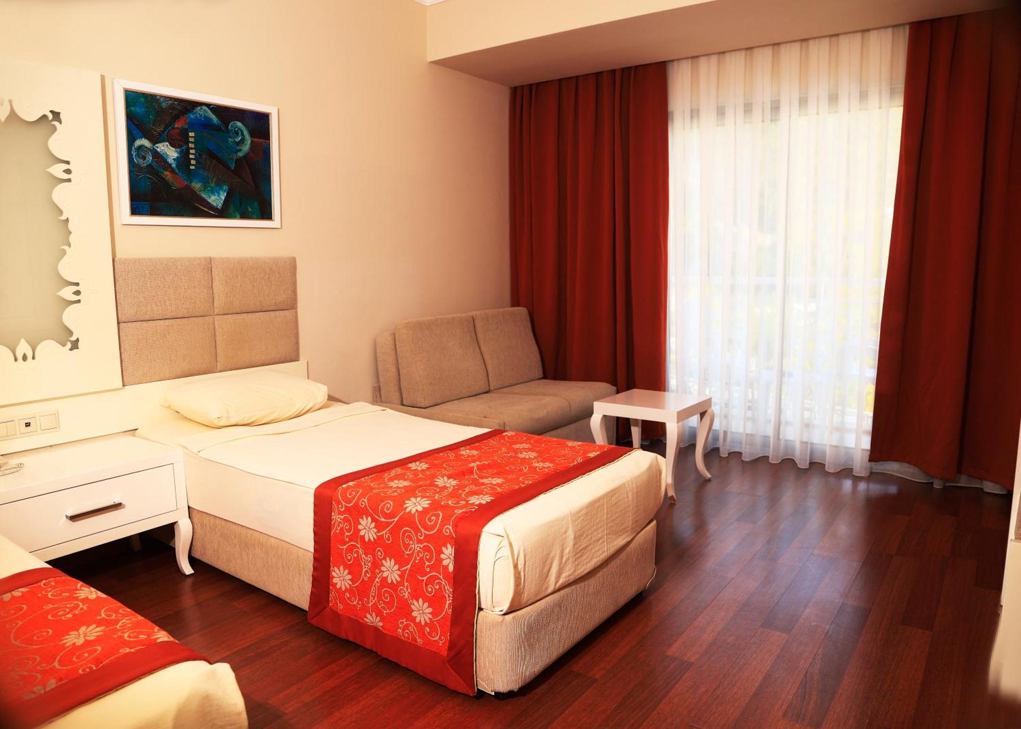 Otel Miramor & 5*