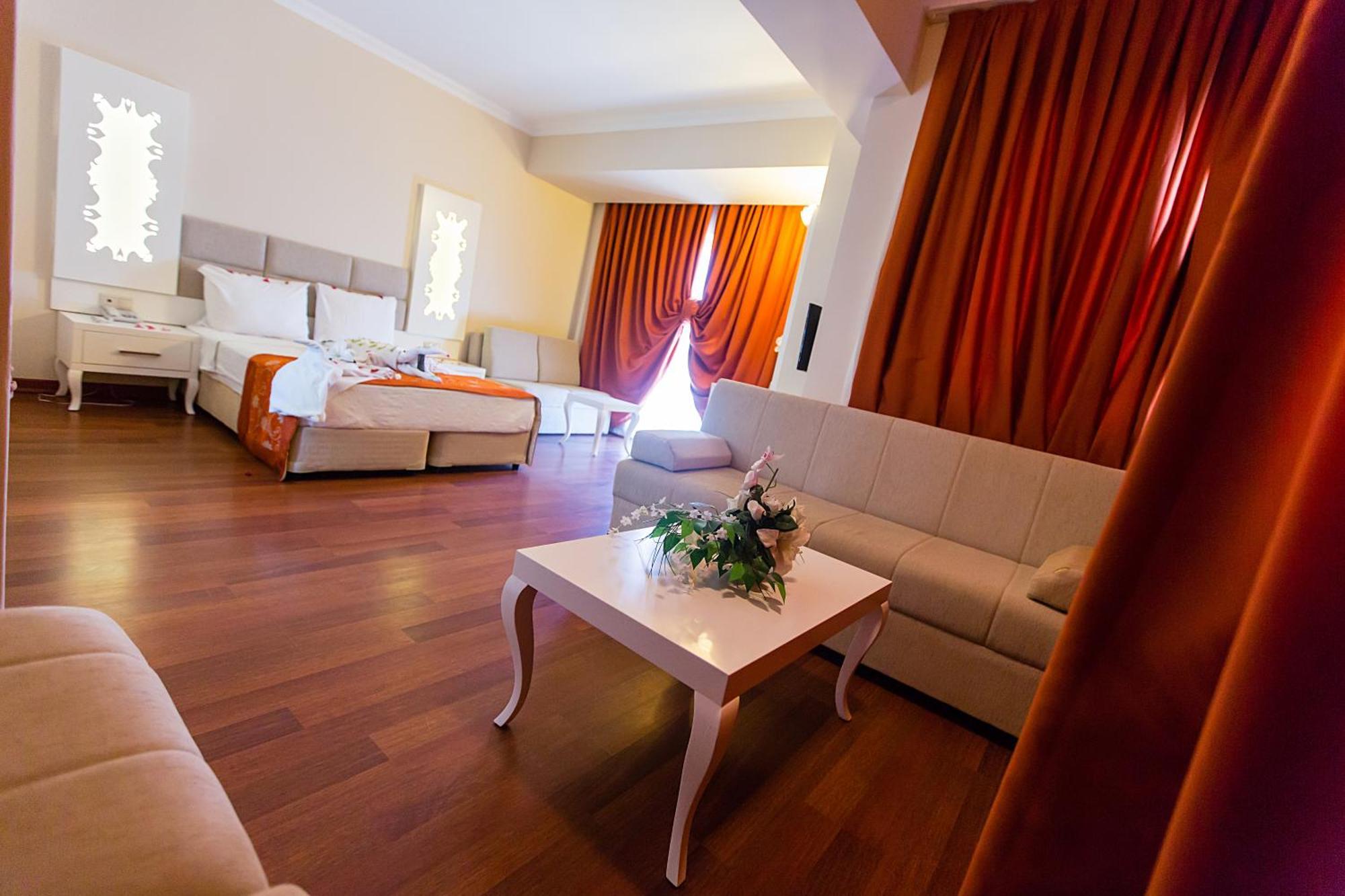 Otel Miramor & 5*